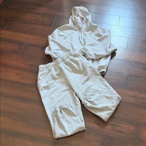 Alo accolade  heather Gray Sweatpants - Comfortable Everyday Bottoms